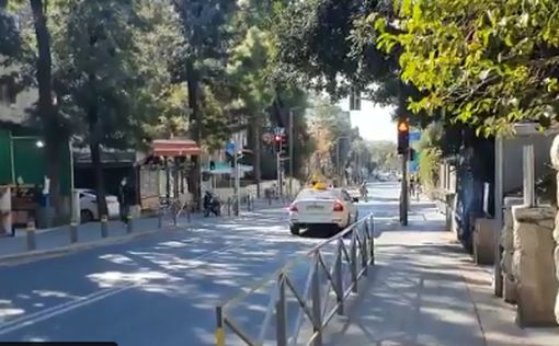 Локдаун в действии: пустые дороги и рынки по всей стране