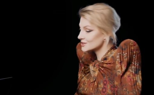 Рената Литвинова улетела в Париж
