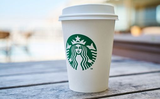 Новый руководитель Starbucks подвергся критике за поездку на работу в 1600 км