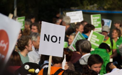 В Гонконге на митинг вышли десятки тысяч людей