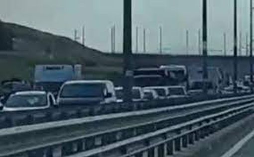 Горы мусора и длинная очередь: обстановка на границе РФ и Грузии