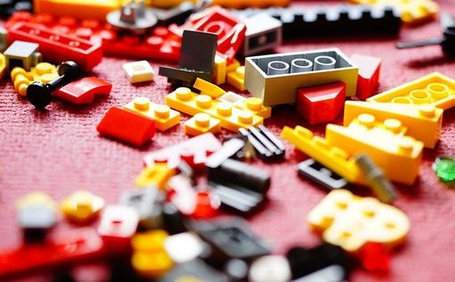 Украинские девушки-военные стали прообразами фигурок LEGO