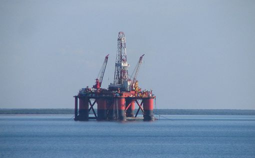 Цена на нефть упала ниже 60 долларов