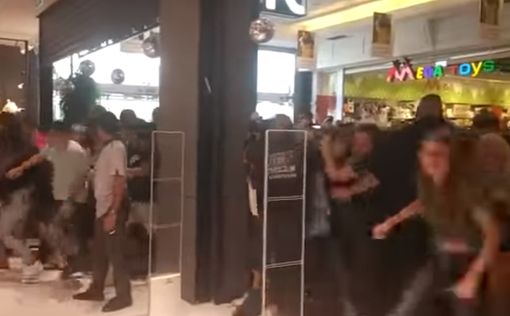 Разгорелись жаркие споры из-за открытия магазинов и салонов