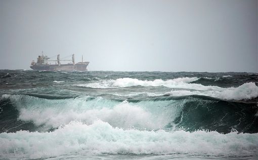 В территориальных водах России засекли подлодку США