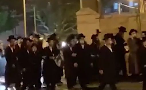 Сотни хасидов собрались на похороны, а где была полиция?