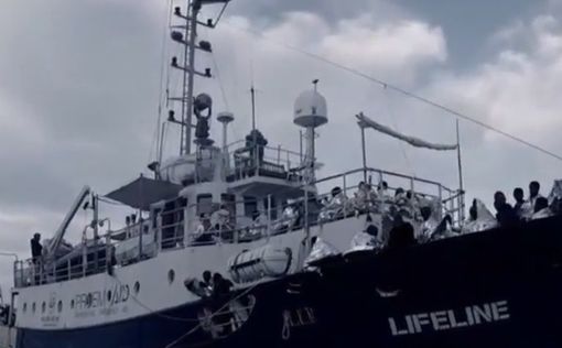 Судно Lifeline могут арестовать за спасение беженцев