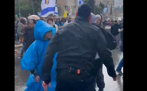 Лапид осудил насилие со стороны полиции в отношении депутатов от оппозиции