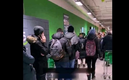 Очереди за долларами в Москве