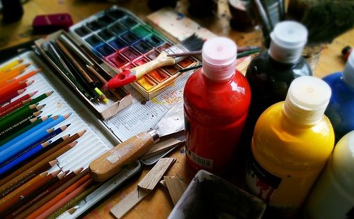 В РФ закрасили портрет футбольной звезды, чтобы изобразить погибшего майора