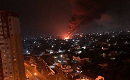 Обломки ракеты попали в жилой дом в Киеве