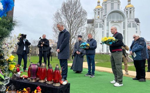 Генсек НАТО Столтенберг посетил Бучу. Фото