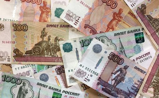 Рубль достиг максимума за два года на фоне подготовки переговоров в Турции