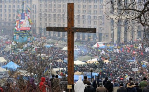 Яценюк: Золотовалютных резервов НБУ осталось на два месяца