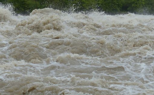 Улицы Хьюстона оказались под водой