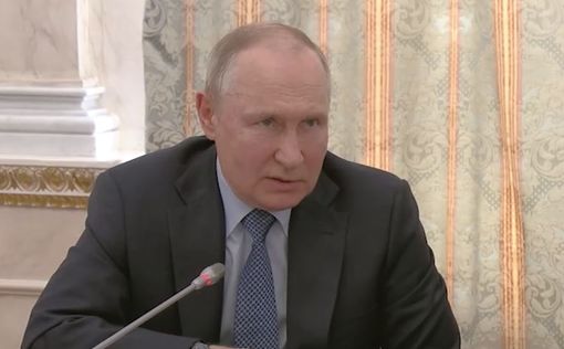 Путин пожаловался на "паркетных" генералов в ВС РФ