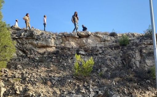 Десятки поселенцев забросали камнями силы безопасности в Иудее и Самарии