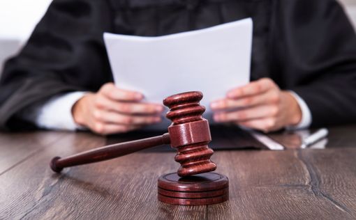 Израиль: Государство - против усыновления детей геями