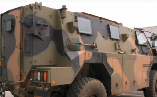 Австралия даст Украине бронетранспортеры Bushmaster