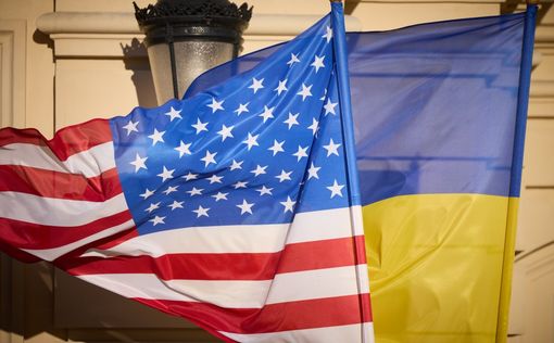 Флаги США и Украины | Фото: скриншот