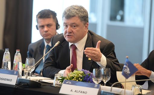 Порошенко пригрозил России авиаударом